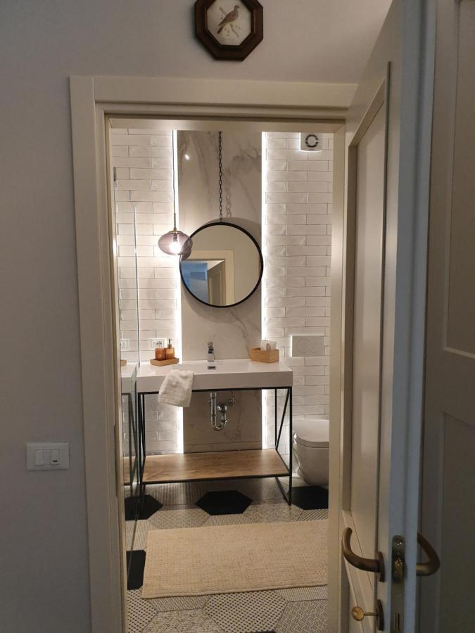 The Mirror Guesthouse - Terme メラーノ エクステリア 写真